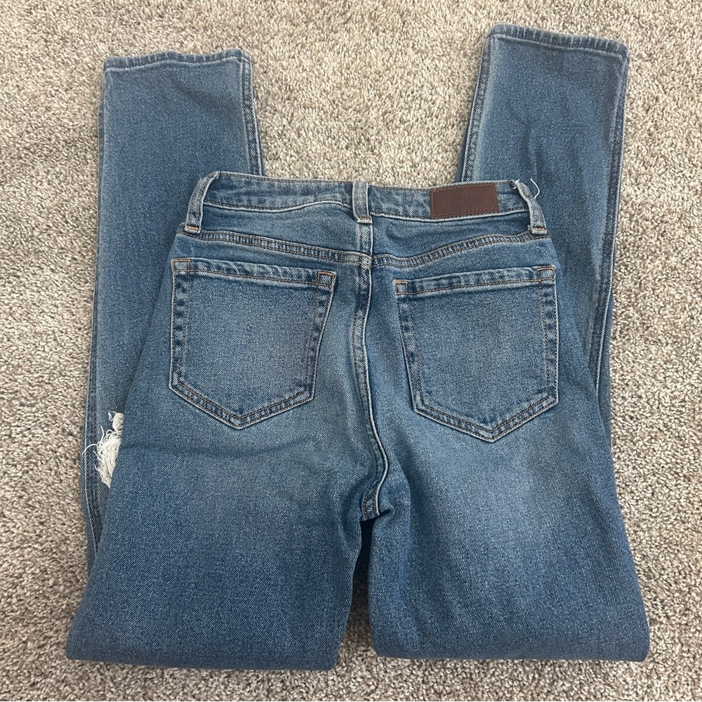 Hollister ultra high rise mom jean ripped